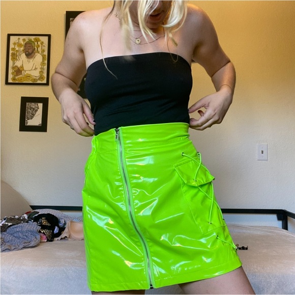 NWT LF pvc neon green skirt - Picture 5 of 7